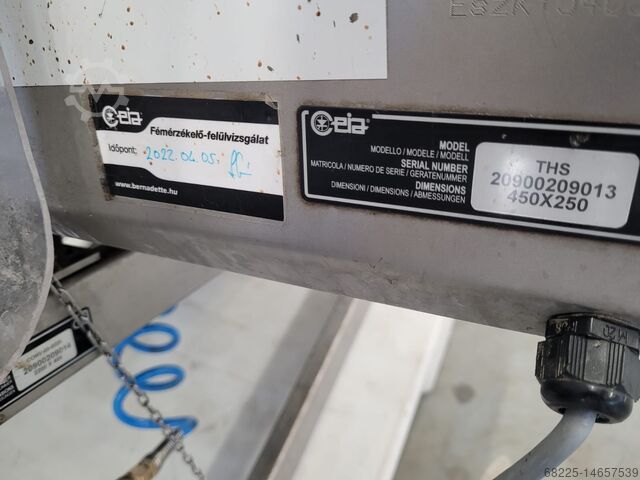 Metal detector with product ejection CEIA THS