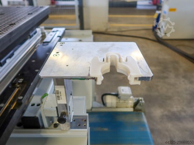 Bearbeitungszentren mit Konsolentisch WEEKE VENTURE 3 L