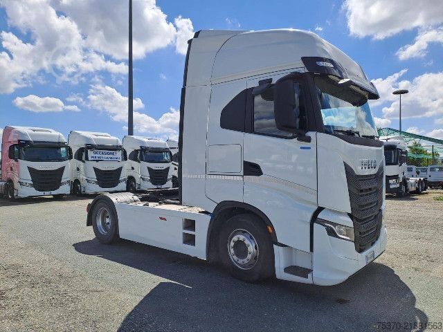 Standard tractor unit IVECO S-WAY AS440S51T/P