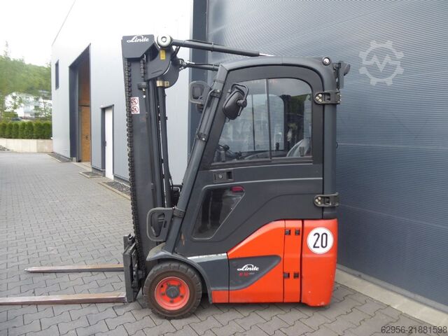 Electric 3-wheel forklift Linde E12
