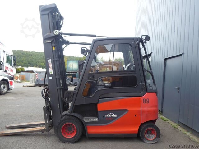 Electric 4-wheel forklift Linde E30/600