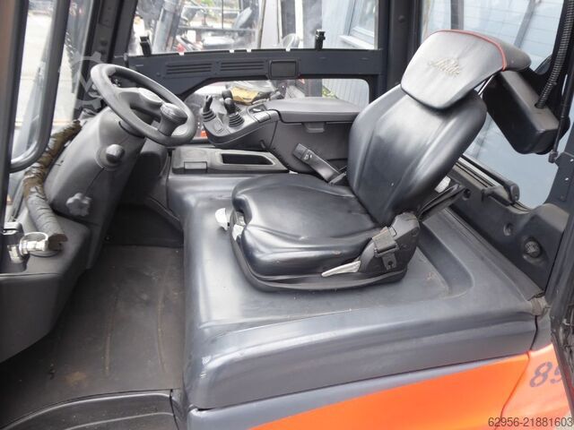 Electric 4-wheel forklift Linde E30/600