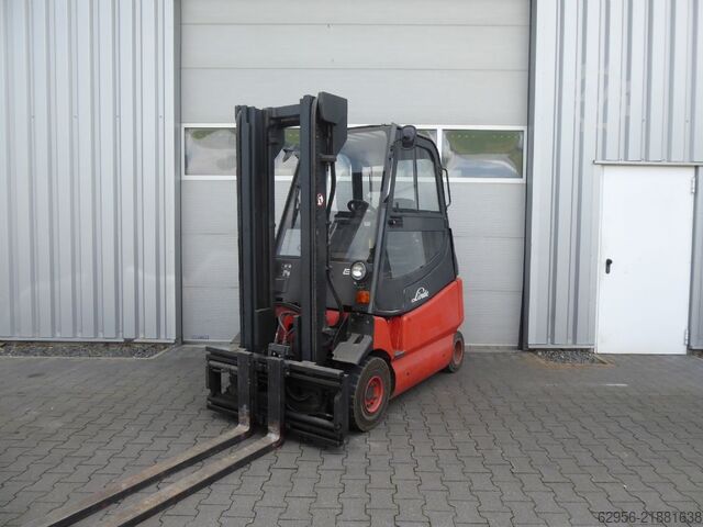 Electric 4-wheel forklift Linde E25-03/600