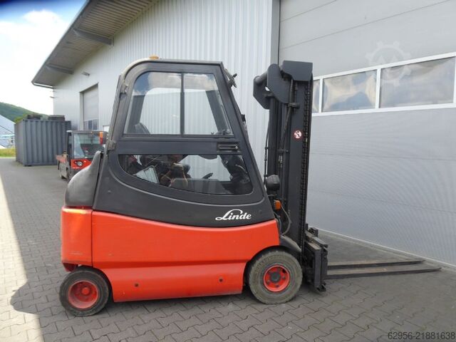 Electric 4-wheel forklift Linde E25-03/600