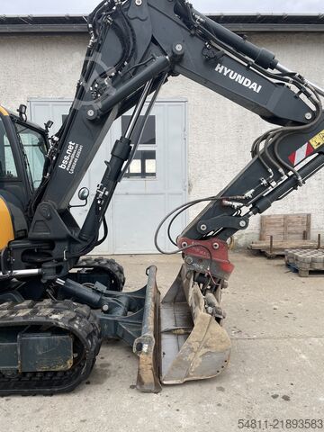 Chain excavator Hyundai HX85A
