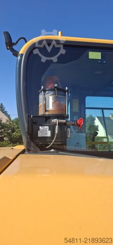 Chain excavator Hyundai HX85A