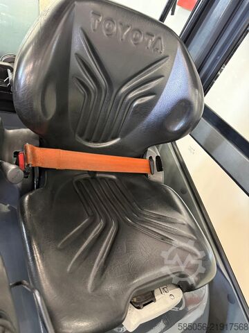 Forklift Toyota 11155 - 02-8FGF25
