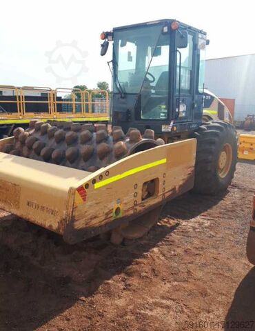 Walzenzug Caterpillar CP76