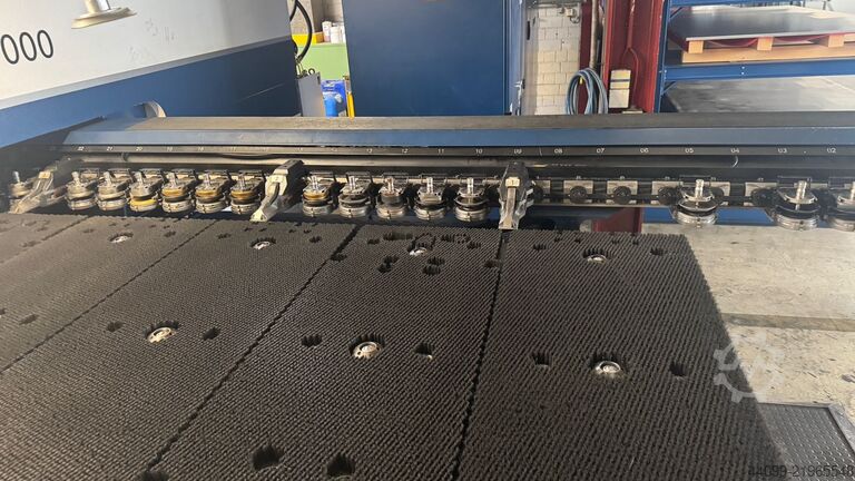 Punch-laser combination TRUMPF TRUMATIC 7000