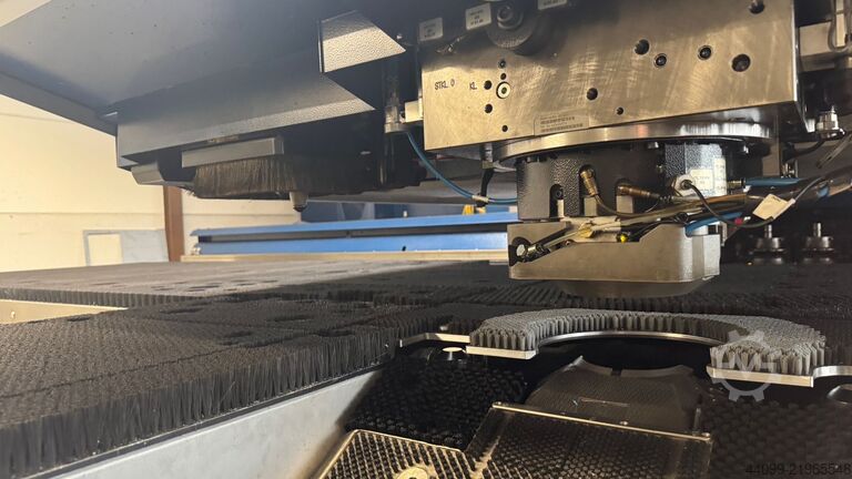 Punch-laser combination TRUMPF TRUMATIC 7000