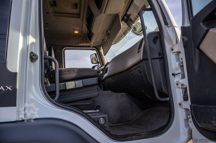 Milchtanker RENAULT KERAX 380+MAGYAR INOX 11000L/3COMP/MELK/LAIT/MILCH