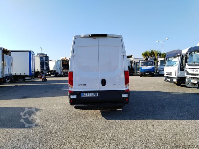 Box van Iveco DAILY 35S16