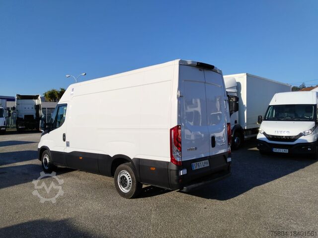 Box van Iveco DAILY 35S16
