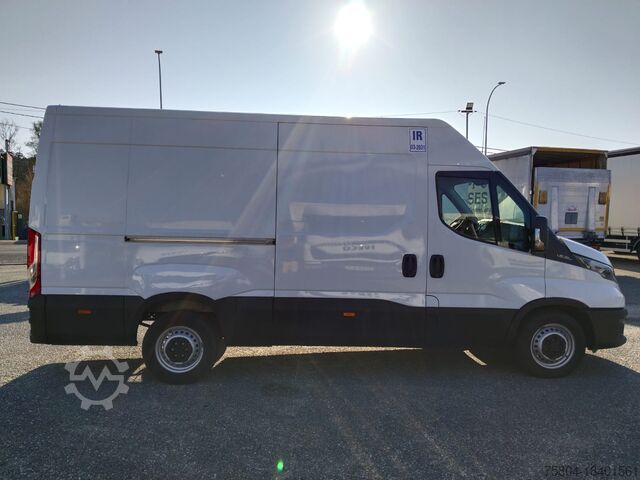 Box van Iveco DAILY 35S16