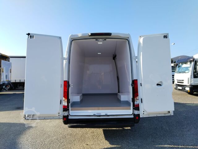 Box van Iveco DAILY 35S16