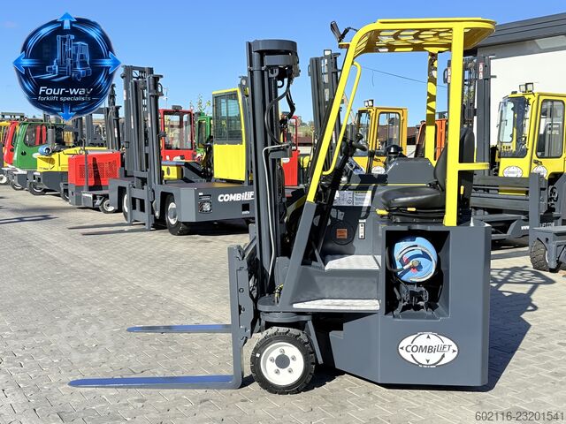Vierwegestapler Combilift C3000CB GAS TRIPLEX 4900 POSITIONER