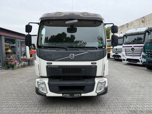 Truck mounted crane Volvo FL250.16 HMF 875 K3