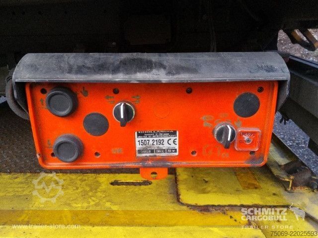 Reefer semitrailer Schmitz Cargobull Reefer Multitemp Taillift