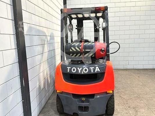 Forklift Toyota 02-8 FGF 25
