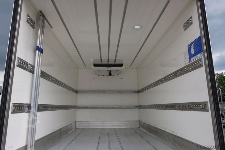 Refrigerated/freezer transport FUSO Canter 9 C 18 Thermoking V500 Max+ Palfinger 15...