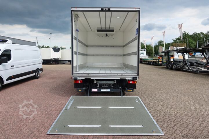 Refrigerated/freezer transport FUSO Canter 9 C 18 Thermoking V500 Max+ Palfinger 15...