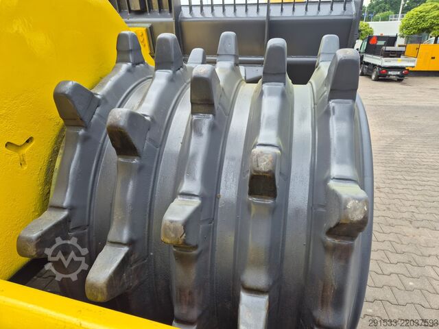 Kompaktor Deponie Bomag BC472 RB - Compactor