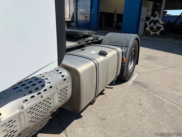 Standard tractor Iveco S-WAY 530 / 2x Tank / Intarder / Euro 6E