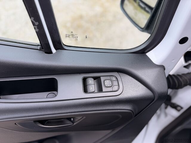 Box van Mercedes-Benz Sprinter 317 CDI Möbel Koffer Klima LBW