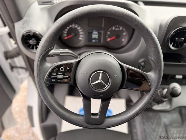 Box van Mercedes-Benz Sprinter 317 CDI Möbel Koffer Klima LBW