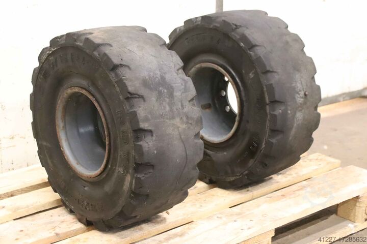 Vollgummi Reifen 2 Stück Vorwerk Rota 23x9-10 (225/75-10) RIM 6.50 F-10