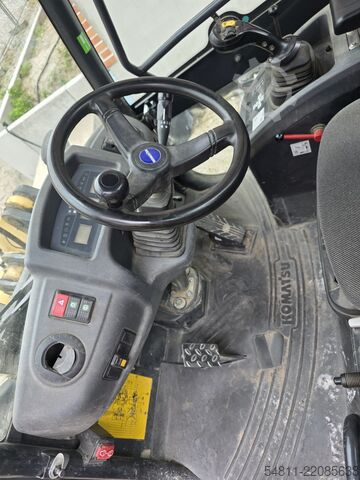 Loader Komatsu WA80M-7