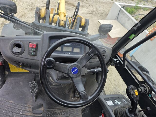 Loader Komatsu WA80M-7