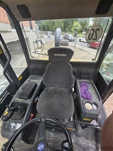Loader Komatsu WA80M-7