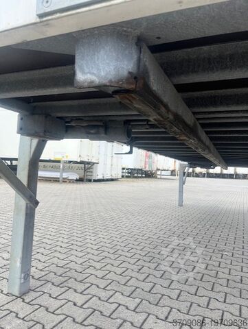 Swap body with box body Spier 8WK745