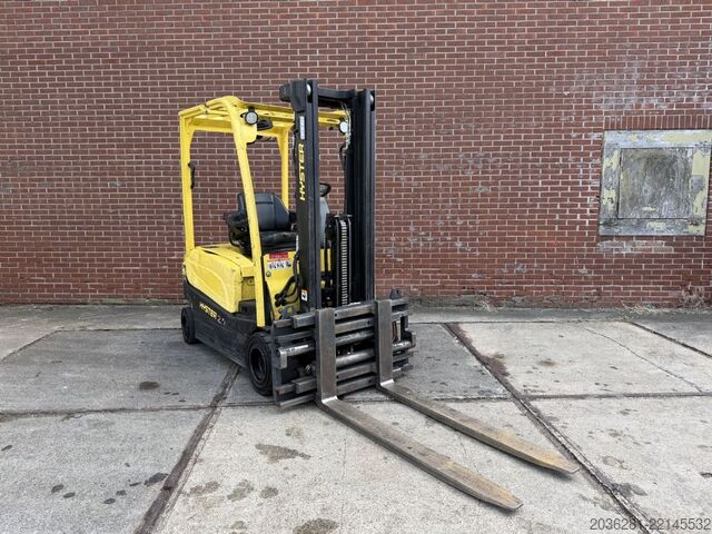 Elektro 4 Rad-Stapler Hyster J2.0XN LWB