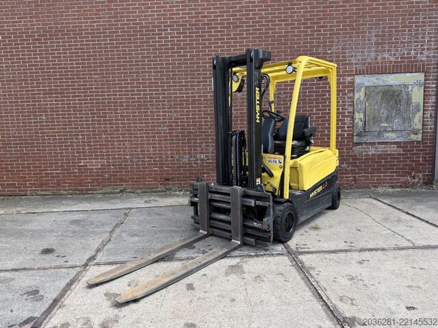 Elektro 4 Rad-Stapler Hyster J2.0XN LWB