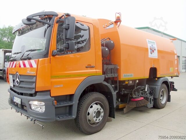 Road sweeper Mercedes-Benz Atego 1323 LKO 4x2 / Themis S7BD