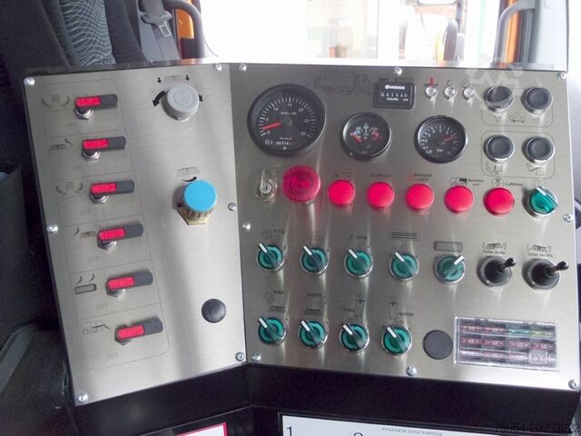 Road sweeper Mercedes-Benz Atego 1323 LKO 4x2 / Themis S7BD