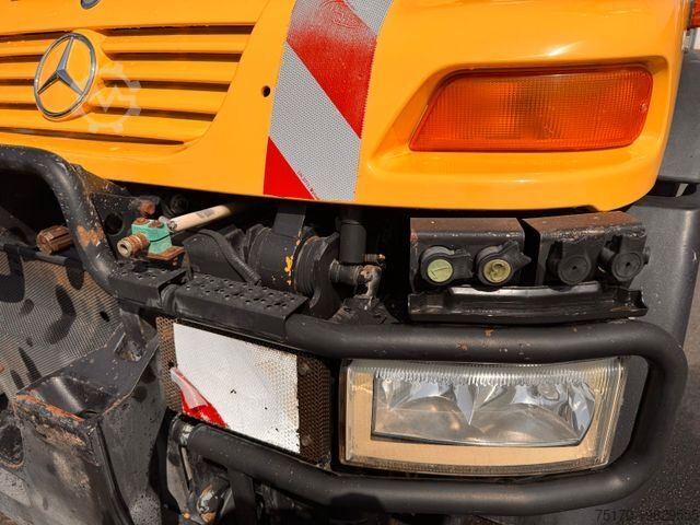 LKW mit Pritsche (offen) MERCEDES-BENZ Unimog U300 4x4 Vario-Pilot