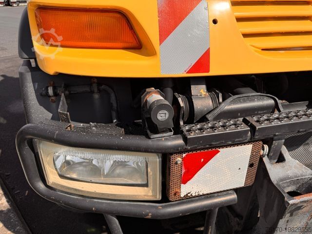 LKW mit Pritsche (offen) MERCEDES-BENZ Unimog U300 4x4 Vario-Pilot