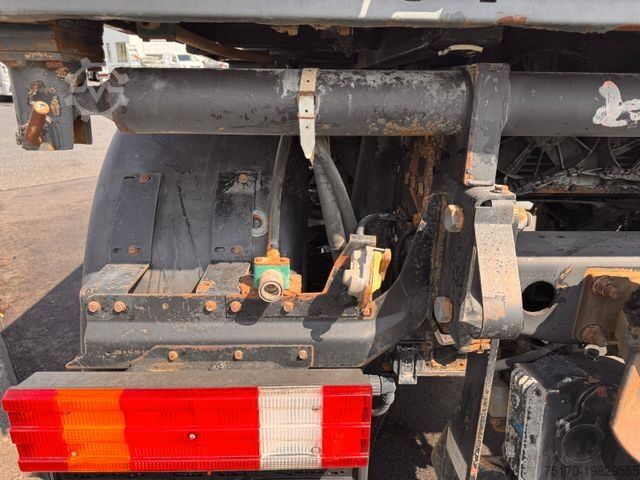 LKW mit Pritsche (offen) MERCEDES-BENZ Unimog U300 4x4 Vario-Pilot