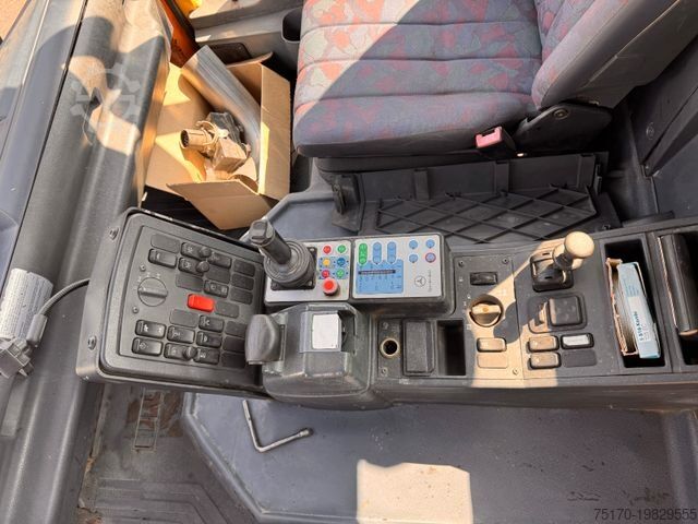 LKW mit Pritsche (offen) MERCEDES-BENZ Unimog U300 4x4 Vario-Pilot