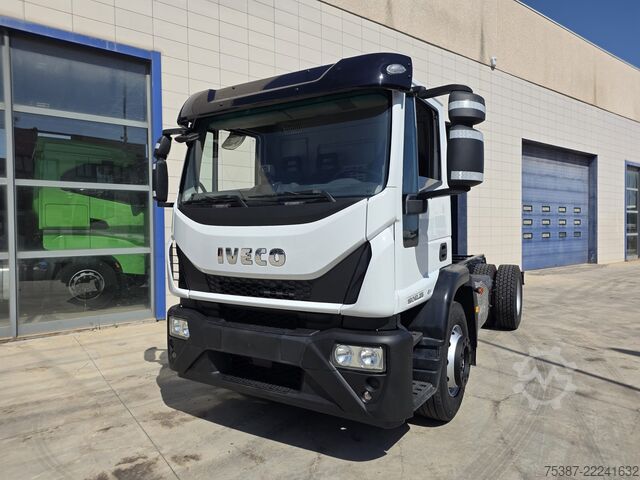 Truck chassis Iveco 180E25K