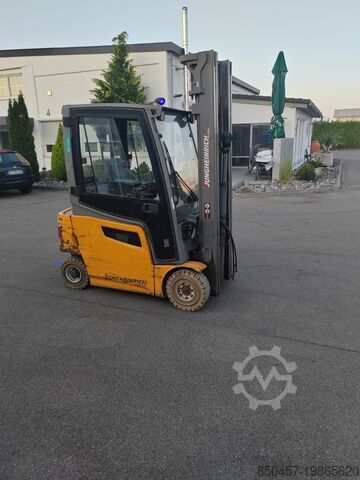 Elektrisch â 4 RĂ€der Jungheinrich EFG316k /5.5m/ batt 2022/ defect