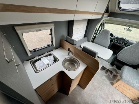 Teilintegriertes Wohnmobil Dethleffs Just 90 T 7052 EB