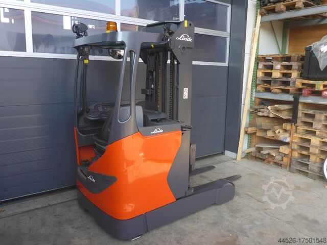 Schubmaststapler Linde R16
