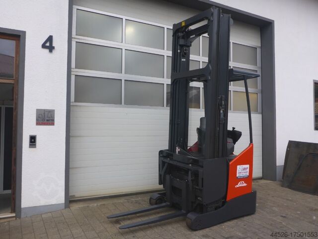 Schubmaststapler Linde R17X