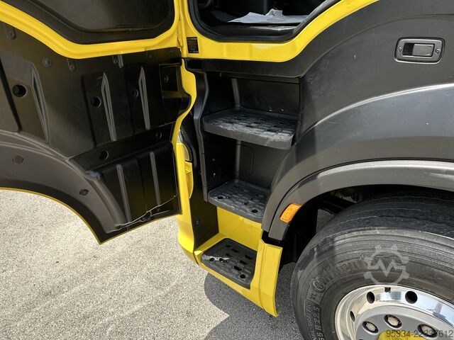 Standard tractor unit Iveco S-WAY 570 FULL PNEUMATIC