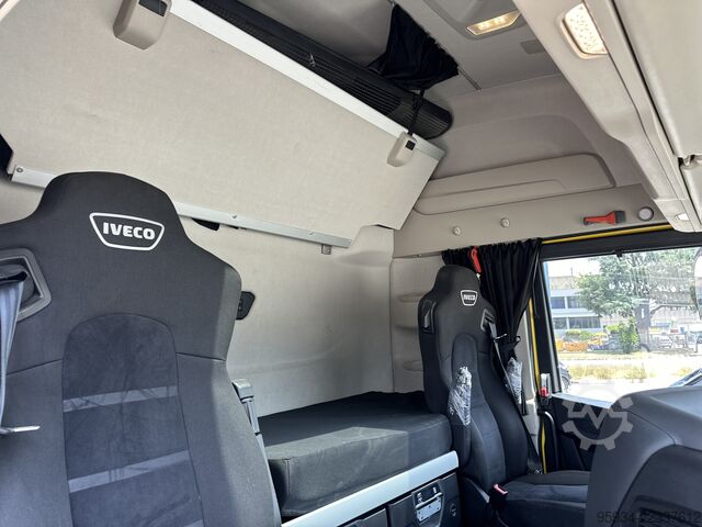 Standard tractor unit Iveco S-WAY 570 FULL PNEUMATIC