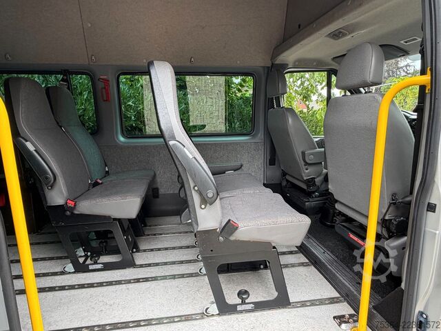 Minibus FORD Transit 2.0 TdCi 74 Kw L2H3 9 Sitze+Lift+Klima